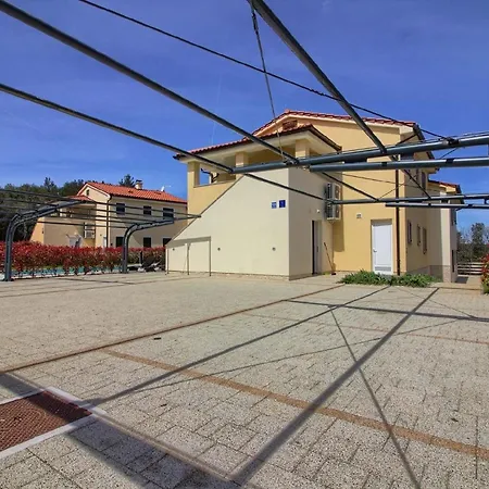 Mit Privatpool Fuer 20 Personen Ca 400 Qm In Banjole, Istrien Istrische Riviera *