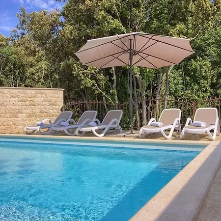 Holiday home Mit Privatpool Fuer 20 Personen Ca 400 Qm In Banjole, Istrien Istrische Riviera Banjole